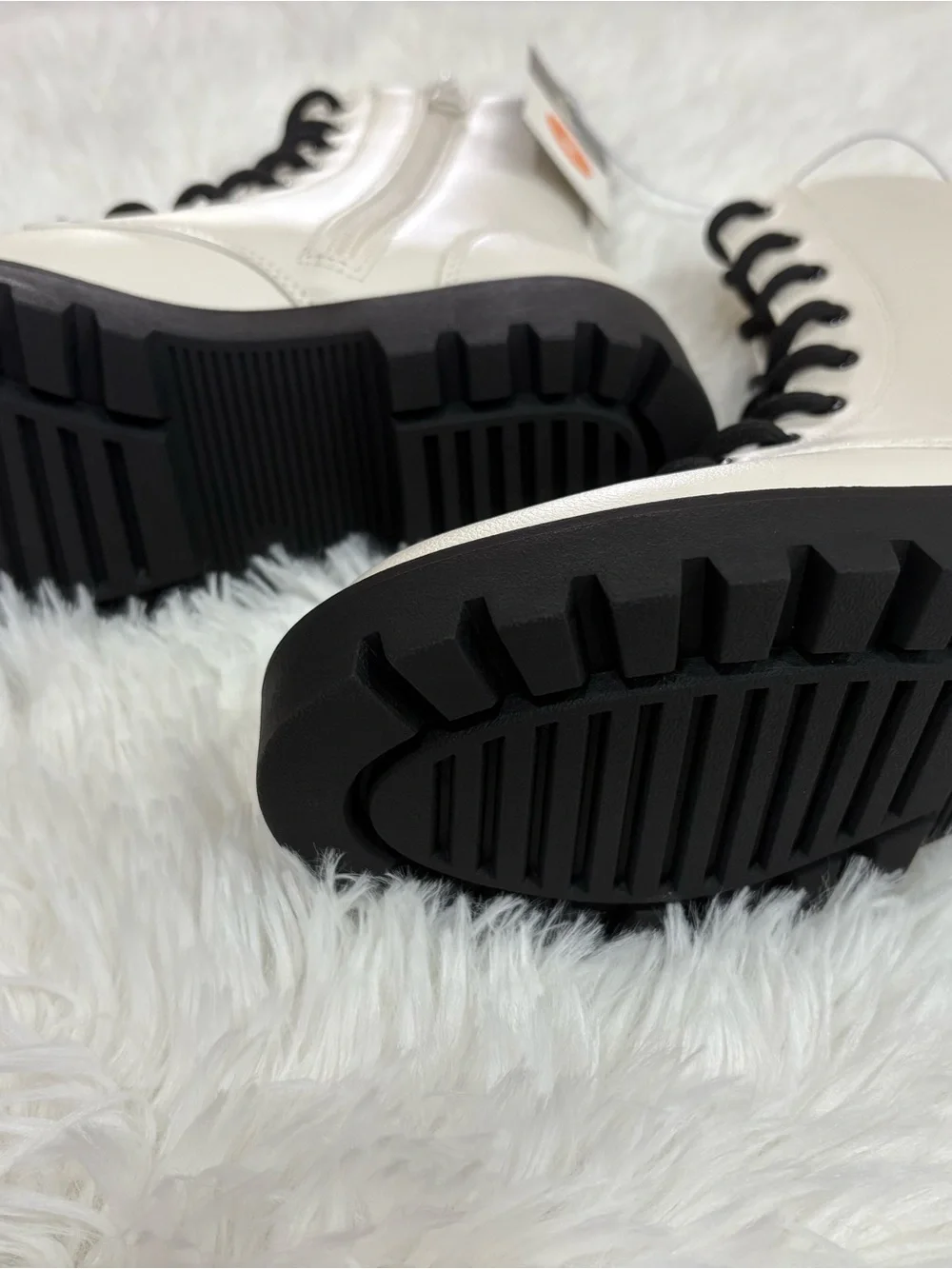 art class Cream Lace-Up Kids Combat Boots with Black Laces
